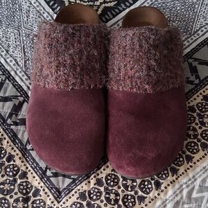 White Mountain Burgundy Knit Clogs